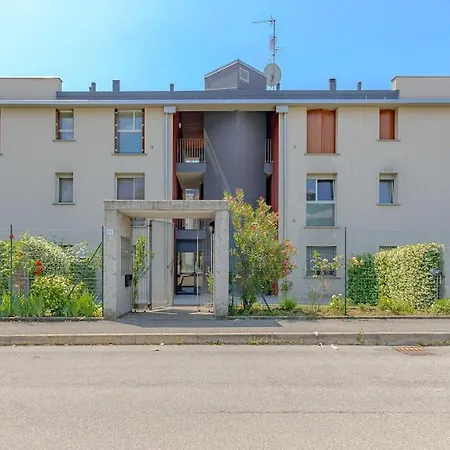 Apartamento Studio With Garden And Parking, Near Como Lake