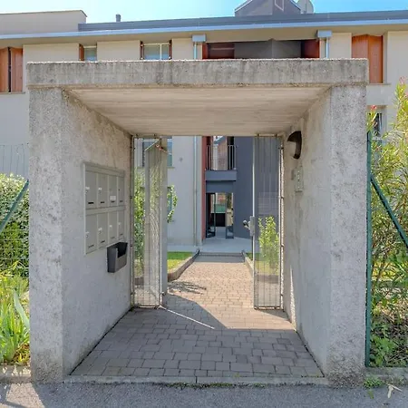 Studio With Garden And Parking, Near Como Lake Apartamento